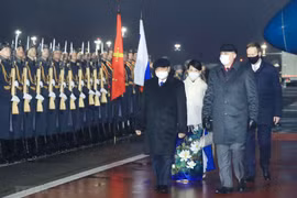 越南国家主席阮春福抵达莫斯科 开始对俄罗斯进行正式访问
