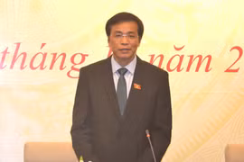 国会主席阮氏金银在会议上致辞