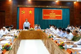 越南公安部部长苏林部长与多乐省领导人举行工作座谈