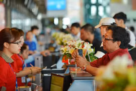 越捷航空公司推出10万张暑假快乐游的特价机票。