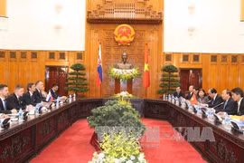 越南政府总理阮春福与斯洛伐克总理罗伯特·菲乔举行会谈