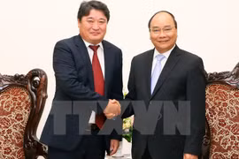 越南政府总理阮春福与蒙古国驻越南特命全权大使道尔吉·恩赫巴特