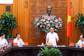 越南政府总理阮春福在会议上发表讲话