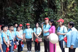 旅泰越侨师生代表团