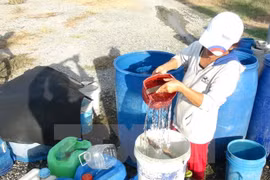 受灾地区生活用水严重缺乏
