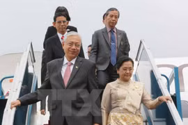 缅甸总统吴廷觉和夫人开始对越南进行国事访问