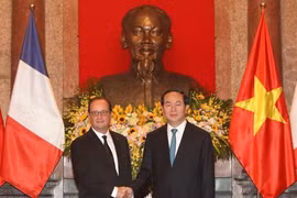 越法两国发表联合声明