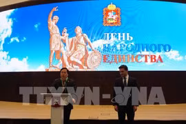 阮青山大使在仪式上发表讲话