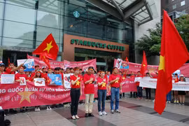 旅韩越南人举行游行活动 反对中国在东海的行为