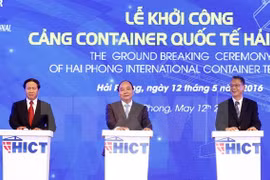 越南政府总理阮春福出席了海防国际集装箱码头工程项目B部分动工兴建仪式。
