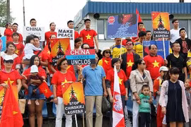 旅居波兰越南人举行集会 欢迎菲律宾东海仲裁案的最终裁决