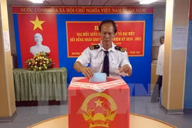 越俄油气联营企业工人进行投票