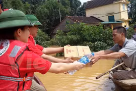 越南红十字会向中部共灾区灾民提供紧急援助
