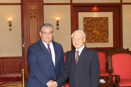 越共中央总书记阮富仲与希腊共产党总书记迪米特里斯·古楚巴斯