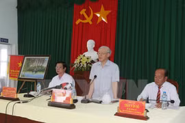 阮富仲总书记在鹅贡东县家顺乡发表讲话