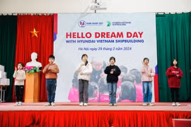 “你好梦想日”爱心活动在希望初中学校举行