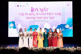 河内市的越南奥黛遗产俱乐部亮相 。图自新河内报