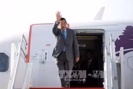 柬埔寨首相洪森在万象国际机场。