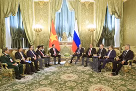 越南国家主席陈大光与俄罗斯总统普京举行会谈​的场景。