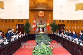 政府总理阮春福与加拿大总理特鲁多举行会谈