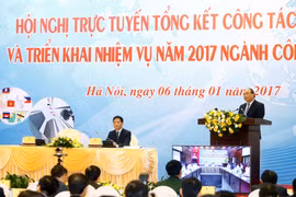 政府总理阮春福出席2017年工商部工作任务部署视频会议（图片来源：越通社）