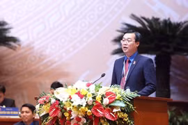 革新与创新 把青年置于发展的中心位置