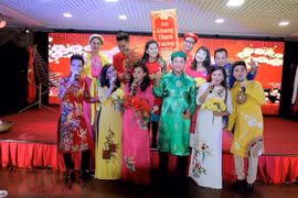 为旅俄越南侨胞举行迎新年文艺演出活动