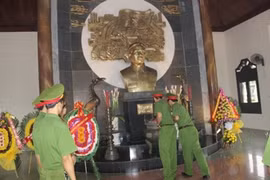 黎笋总书记纪念堂。