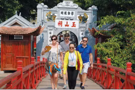 赴河内旅游的游客