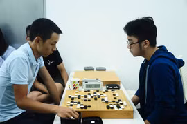 参加第14届河内市围棋锦标赛的棋手。（图片来源：河内市围棋俱乐部）