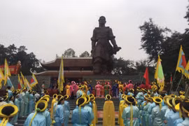 附图：光忠皇帝的雕像（图片来源于网络）