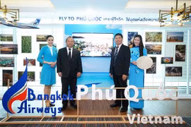 越南驻泰国大使阮海鹏出席开通仪式。