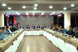 “在俄越资企业分享经验 共谋合作发展”座谈会场景（图片来源：越通社）