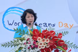 国家副主席邓氏玉盛在集会上发表讲话。（图片来源：越通社）