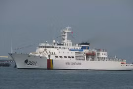 韩国海岸警卫队BADARO（3011HAM）号训练船已抵达越南岘港市仙沙港。（图片来源：越通社）