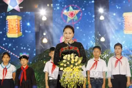 阮氏金银发表讲话(图片来源：越通社）