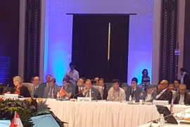 越南政府副总理阮国勇出席东盟地区论坛高官会议。