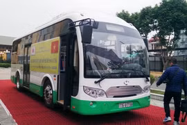 海防市太阳能公交车（图片来源：因特网）