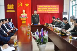 苏林上将在会议上发表讲话（图片来源：越通社）
