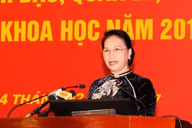 阮氏金银主席到胡志明国家政治学院发表专题演讲
