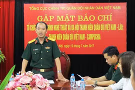 附图：总政治局军队青年工作部主任丁国雄上校在新闻发布会上发言（图片来源：人民军队报） 