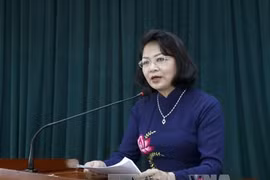 国家副主席、中央竞赛奖励委员会第一副主席邓氏玉盛
