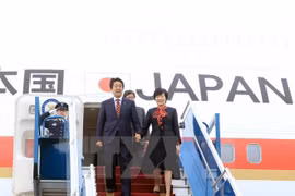 日本首相安培晋三与夫人。