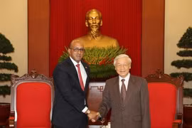 越共中央总书记阮富仲高度评价古巴驻越大使对越古关系的贡献