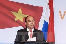 越南政府总理阮春福在论坛上​致辞。