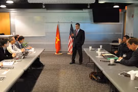 美国专家为越南减轻气候变化影响献策