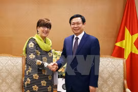政府副总理王廷惠会见比利时驻越南大使让娜 · 罗卡（图片来源：越通社）