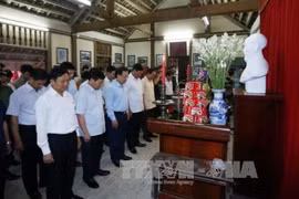国内外各地举行纪念胡志明主席诞辰127周年活动。（图片来源：越通社）