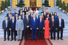 越南国家主席陈大光会见2017年APEC领导人会议周主要赞助商