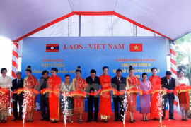 越老关系55周年：由越南援建的老挝国家出版社印刷厂工程竣工投运 